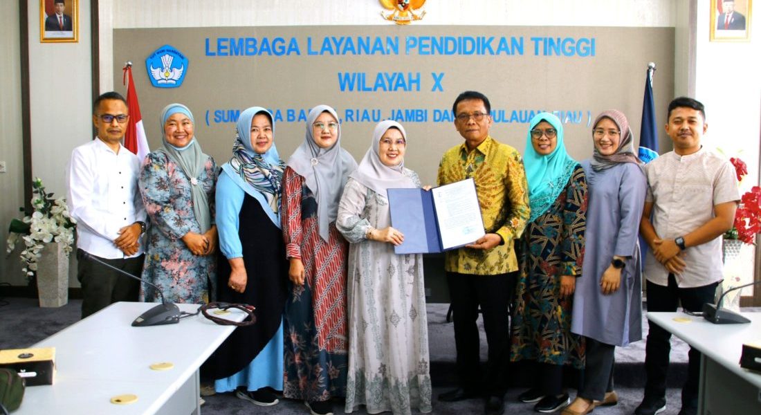 PENYERAHAN SK PRODI BISNIS DIGITAL
